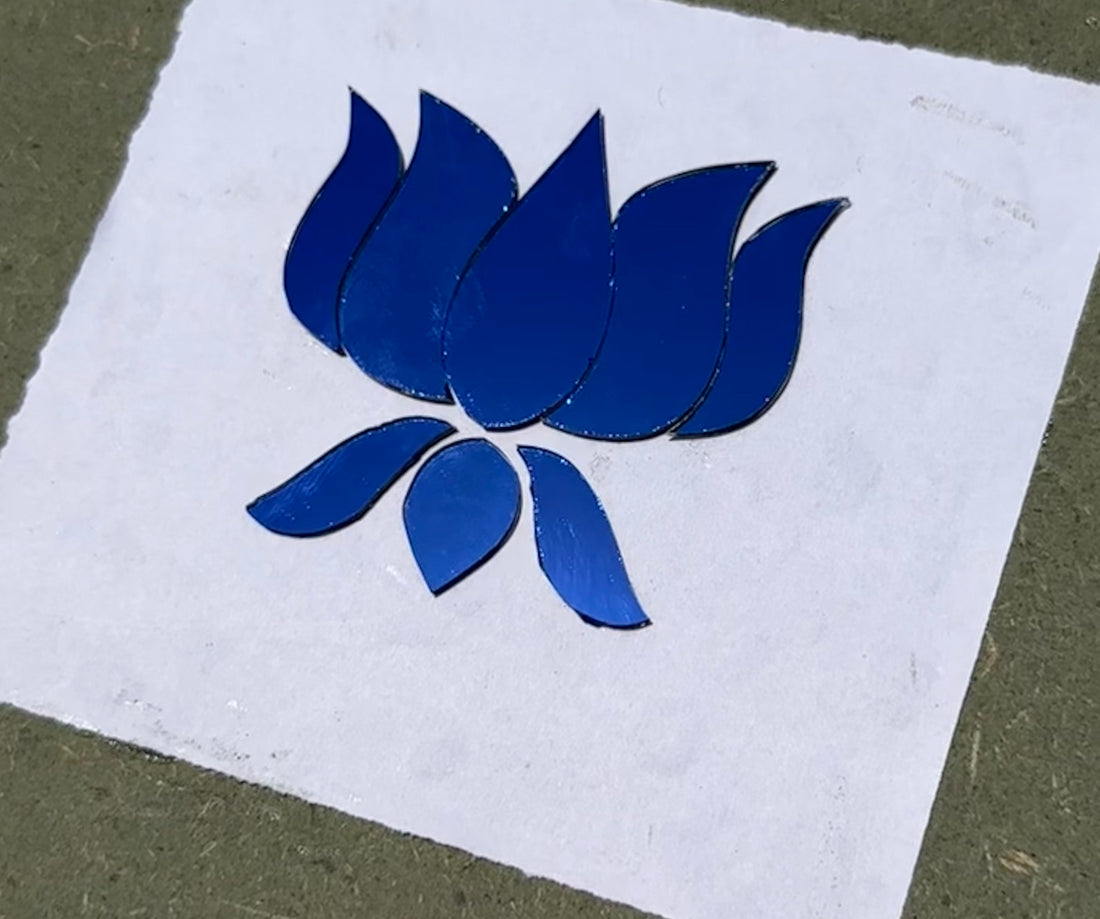Blue lotus shape mirror